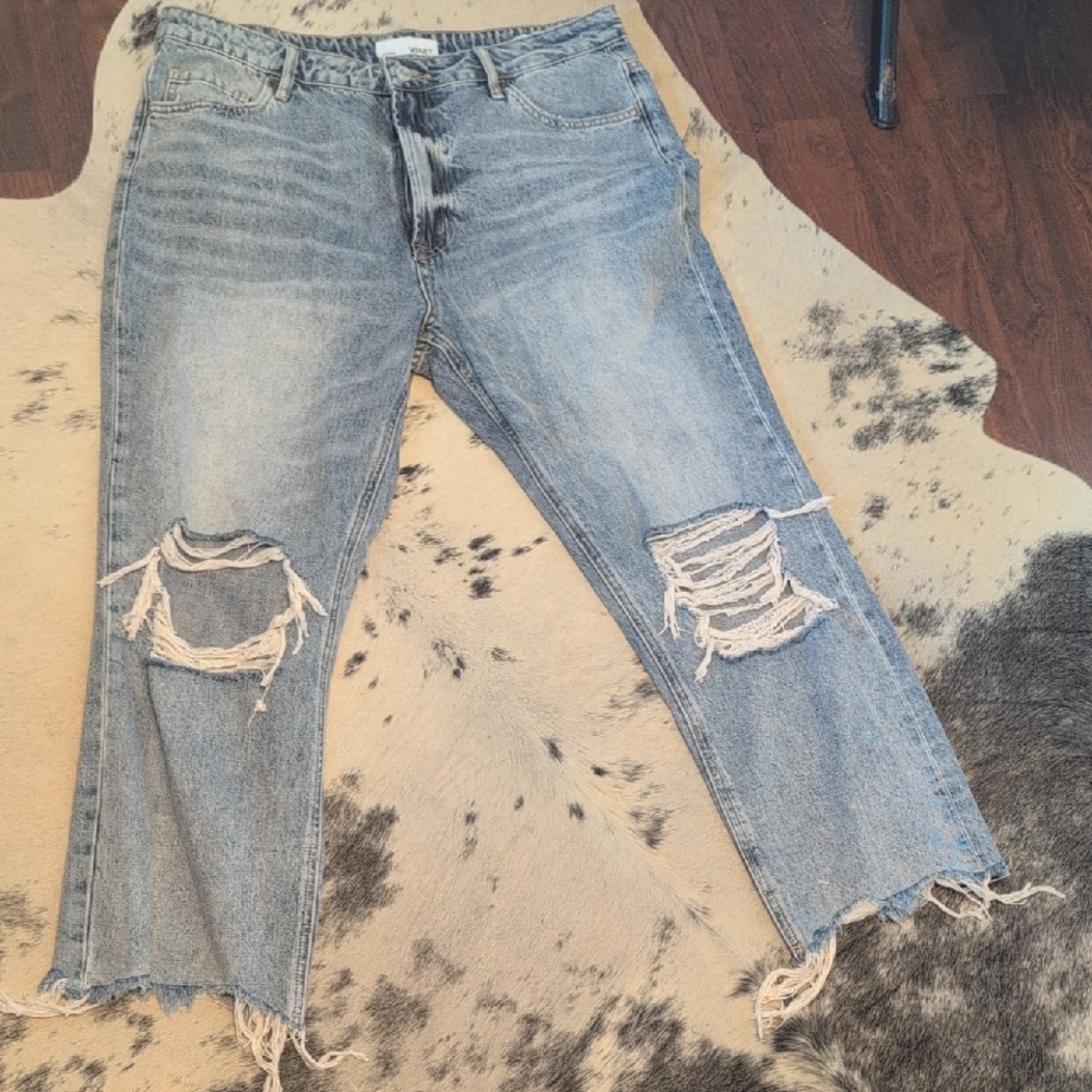 Vervet Trendy Distressed Boyfriend Jeans in Blue